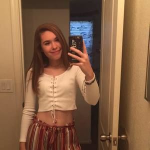 Meet your Posher, Chloe